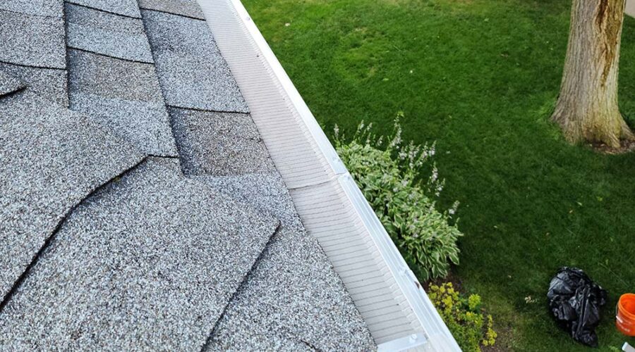 10 reasons to clean your gutters