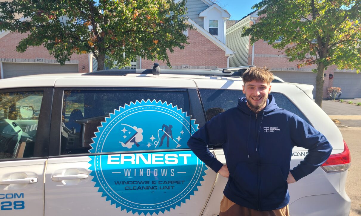 Window cleaning in Glen Ellyn done by Ernest team
