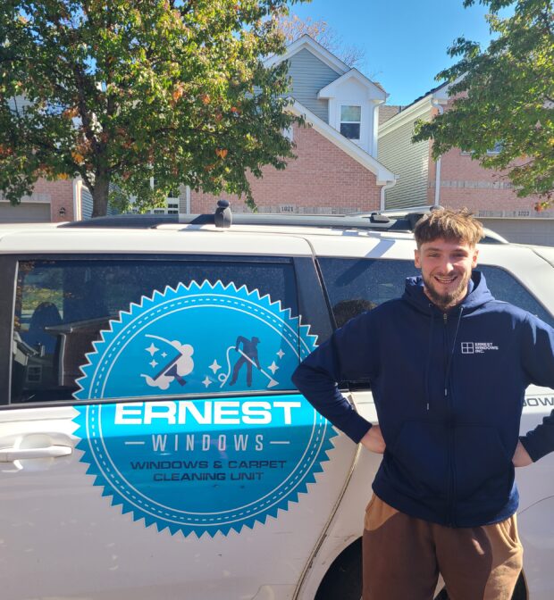 Window cleaning in Glen Ellyn done by Ernest team