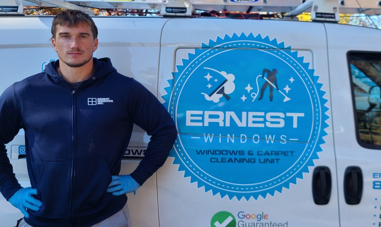 Window and Gutter Cleaning done in Elmhurst by Ernest team
