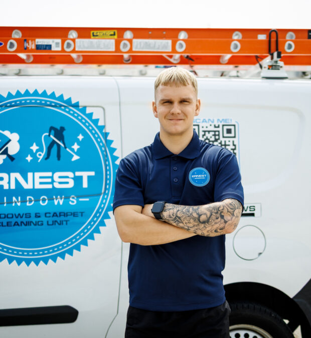 Window cleaning done in Saint Charles by Ernest team