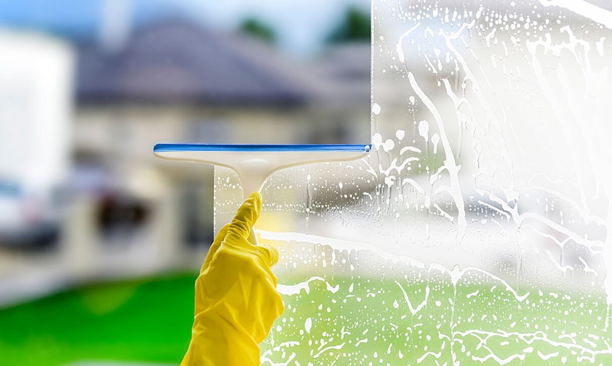Seven Best cleaning tips for your windows