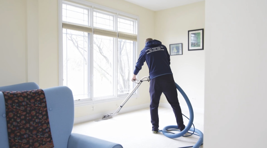Carpet Cleaning in Chicago done by Ernest team