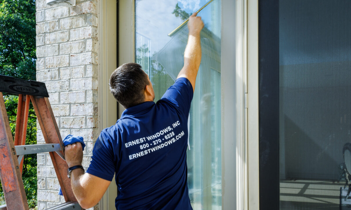 Window washing in Bolinbrook